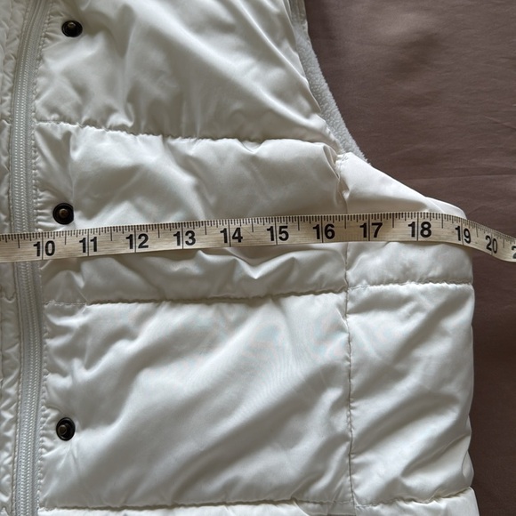 Old Navy Sea Salt White Frost Free Puffer Vest Fleece Lined Full Zip Snap Front - Picture 12 of 12